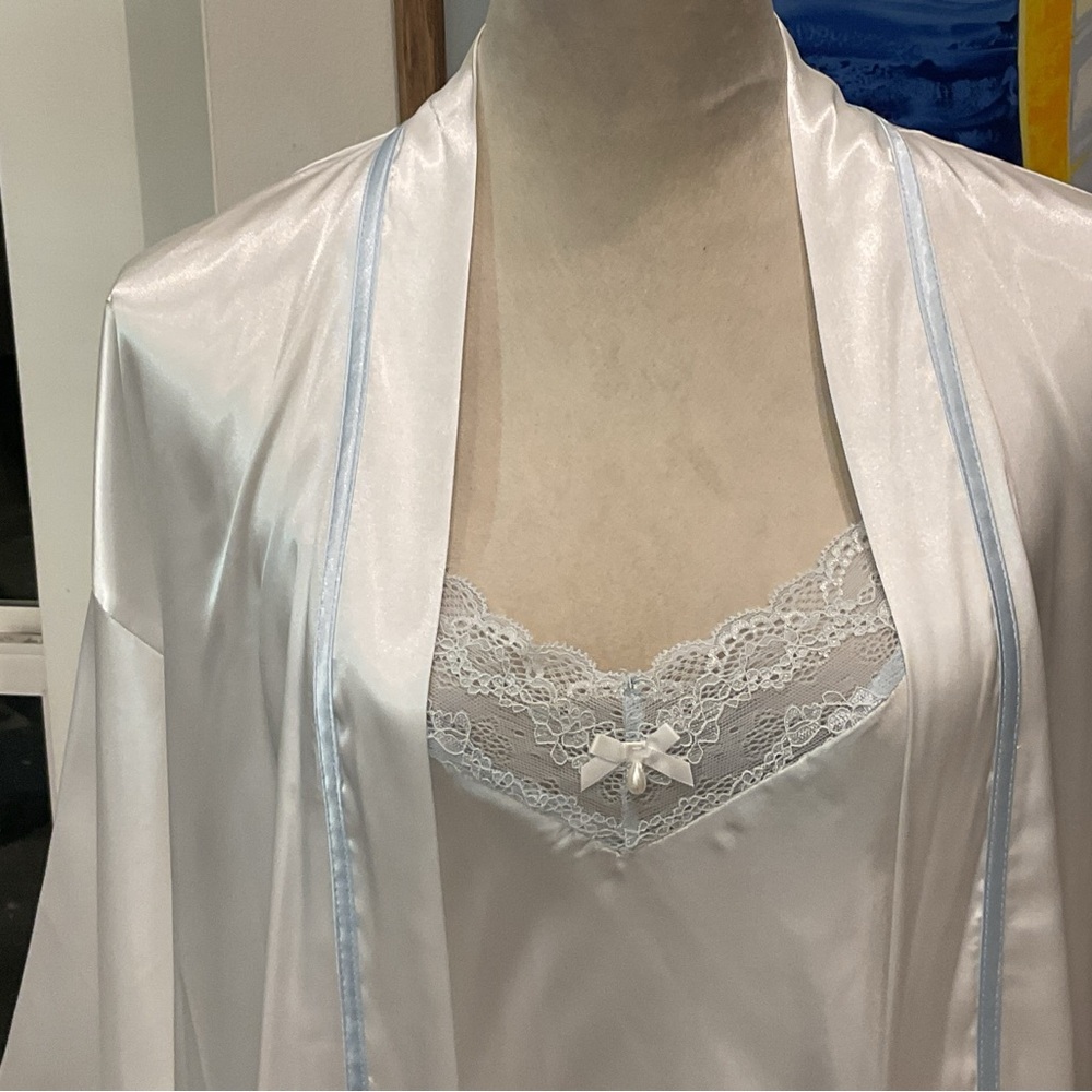 Linea Donatella Bridal Satin Lace-Trim Robe & Chemise Set - Picture 4 of 16